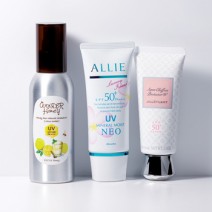 いい香りを纏いながら日焼け対策♡女子力アップ間違いなしのUVケアアイテムは？