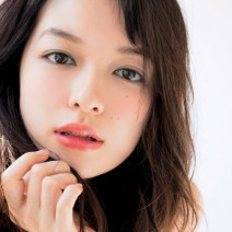 薄グリーンとオレンジの初夏配色が新鮮！