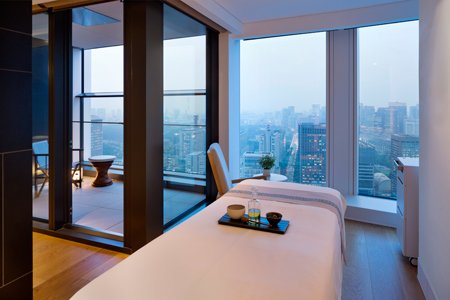 reAndaz_AO-Spa-&-Club_Treatment-room_01