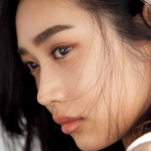 横顔にドキッ。”際”を意識するだけで目元の印象が格段にアップ