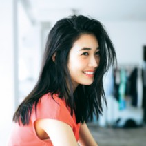 “ストレートアイロン”ひとつでかきあげ風ヘア