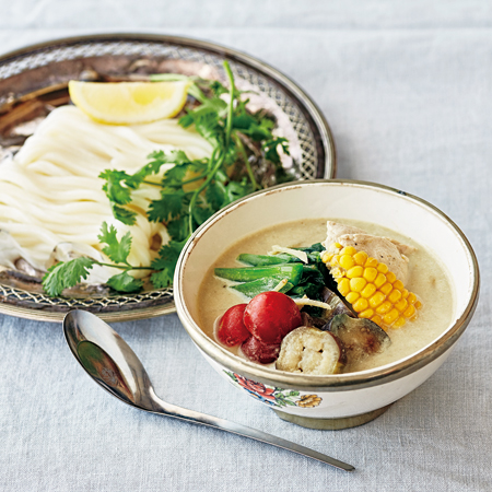 麺で食べるグリーンカレーでさっぱり