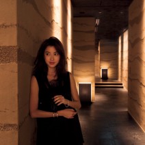 秋色美女メークで過ごす都心のプレミアムステイ～アイシャドウ編～