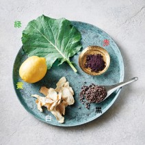 食べる美容バイブル　【早野實希子さんの五色薬膳ライフ】