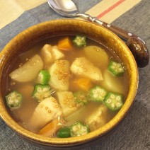 松見早枝子さん考案！鶏肉とキヌアの薬膳カレースープ