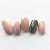 シンプルな秋スモーキーカラー　【braceNail】
