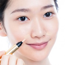 みずみずしい潤いを与えるクリーム系コスメを使って、乾燥とは無縁の肌に！　