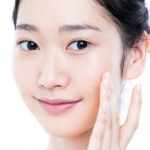 朝から顔色がくすんでいたり、血色感がなかったり…美的クラブのお悩みを美容賢者がパパッと解決！