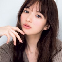 くすんだ唇は老け顔の原因！ベージュリップ&赤みグロスで解決！