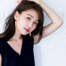 女の子の永遠の憧れ”小顔”。 メイクの一工夫で、なりたい輪郭になろう！