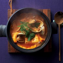 イソフラボンたっぷり！えごまと大豆発酵系のうま辛スンドゥブ鍋