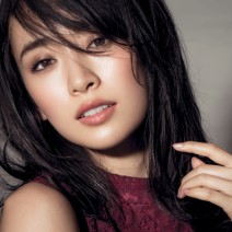 泉里香が魅せるっ！ いつもとはちょっと違う 大人の色っぽアイズ☆