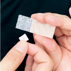 セルフでできる美顔鍼でほうれい線を解消