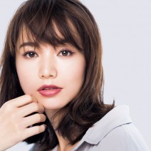 骨格矯正メイクでフェースラインをキュッ。美人小顔の作り方
