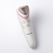 パナソニックの小型美顔器で、見違えるほどの毛穴レス肌に！