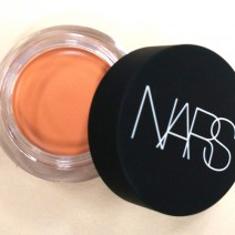カバー力・自然な仕上がり・軽いつけ心地 すべてを叶えるスーパーコンシーラーがNARSから登場！