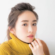 クールだけど、女っぽさも忘れない。リーゼント風アップ
