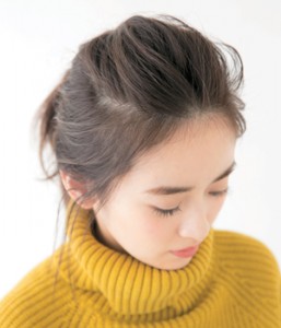 クールだけど、女っぽさも忘れない。リーゼント風アップ