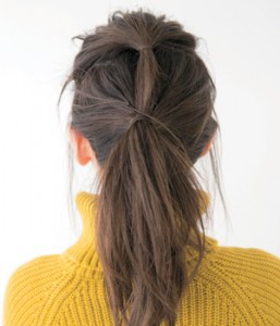 クールだけど、女っぽさも忘れない。リーゼント風アップ