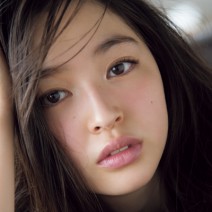 淡い色×薄く×広くがポイント！ ピンクチークではかなげ美肌に