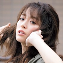 おしゃれな人こそ、頬で1点盛り〜シェーディングカラー〜