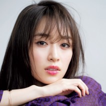 1点盛りでトライ！ 深色オイルリップの横グラデ塗りでうぶセクシーな口元に