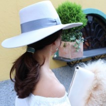 たった１分！ 簡単ヘアアレンジーフランス フラックスのカフ ポニーでつくる、ゆるふわ ポニー【動画付】