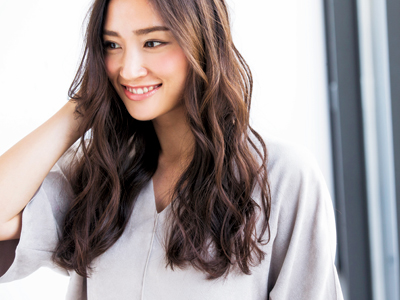 女性の髪型 長さ別ヘアスタイルまとめ ショート ボブ ミディアム ロング あなたに似合う髪型は 美的 Com