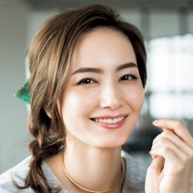 【美的4月号をチラ見せ】 春のヘアアレンジは“アクセが主役”！～ 3角クリップ～