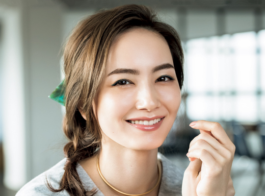 【美的4月号をチラ見せ】 春のヘアアレンジは“アクセが主役”！～ 3角クリップ～