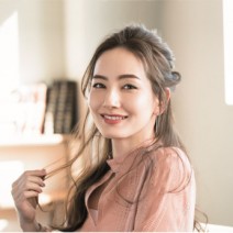 レディ度満点！フレームバレッタを使ったクラシカルヘアアレンジ