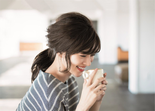 フレームバレッタ×ローポニーで作る！こなれ感ヘアアレンジ