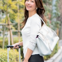 清潔感ときちんと感を重視してコスメは少量に！ 山本未奈子流 国内出張用重宝ポーチ＆ケア術