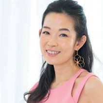 美容家・深澤亜季さん発！即、小顔になれるアイウエオ体操