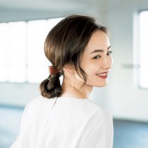 こなれ感＆きちんとしたイメージを叶える！べっこうマジェステのヘアアレンジ