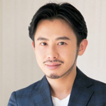 人気ヘア＆メイクアップアーティスト・小田切ヒロさん発！むくみ解消小顔ケア