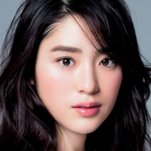 ほんの少しのテクニックで小顔になれるヘア＆メイクの掟とは？【面長顔さん用】