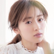 涼しげぷるん！ 透明感MAXのピュア唇はパープルグロスで仕上げて♪