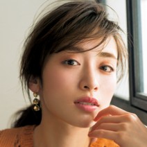 ブロンズのシャドウ風ラインで、艶っぽヘルシー顔に！