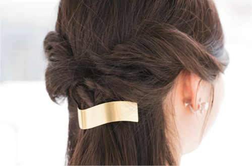 ロングのハーフアップはAラインで小顔効果を狙って！