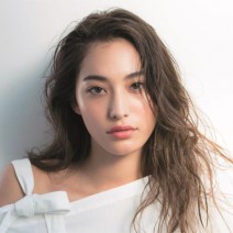 美人オーラもアップ★ リキッドの密肌ファンデでハリツヤ美肌に！