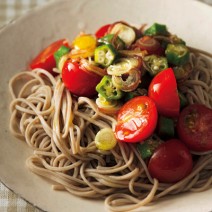 ささっと手軽に作れて満足感も◎トマト＆おくらそば～深夜ごはん～
