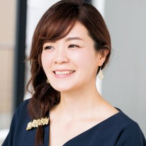ヘア＆メークアップアーティスト yumiさんがレクチャー！梅雨のおすすめヘアアレンジ