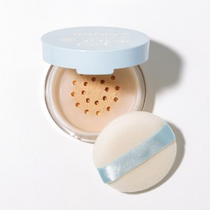 ひんやりコスメでメイク直しでべたつきをリセット