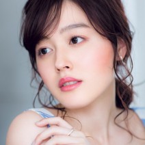 肌なじみ◎！ オレンジアイシャドウで、ぐっと目を引く印象的な眼差しに【#ナベメイク】