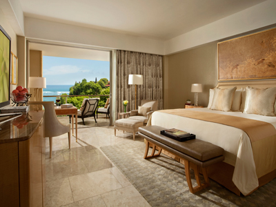mulia-resort-signature-master-bedroom