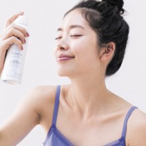 美容家・深澤亜季さんの夏のスキンケア＆お役立ちtips