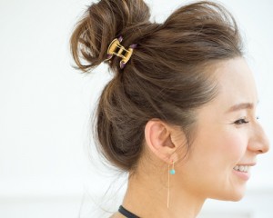 水着に合うお団子ヘアで海にプールに楽しんで！