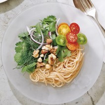 暑くてだるいときは、野菜たっぷり！アンチョビクリームのパスタでエナジーチャージ！