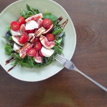 美容エディター・門司紀子のToday’s SALAD #3「イチジクとモッツァレラチーズのサラダ仕立て」
